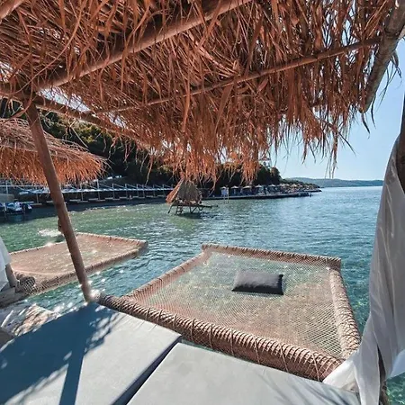 Ademi * Ksamil