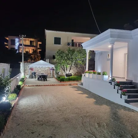 Villa Ademi *